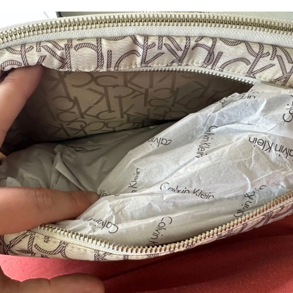 Calvin Klein CK Print Cross Body Shoulder Bag Purse - Picture 5 of 6